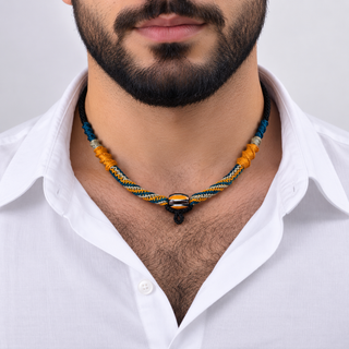 گردنبند دستساز مردانه وارداتی بافت مکرومه چندرنگ با مهره اُپتیکی تکنسخه